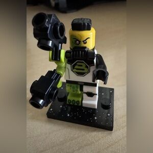 Lego Minifigures Series 26 - Blacktron Mutant